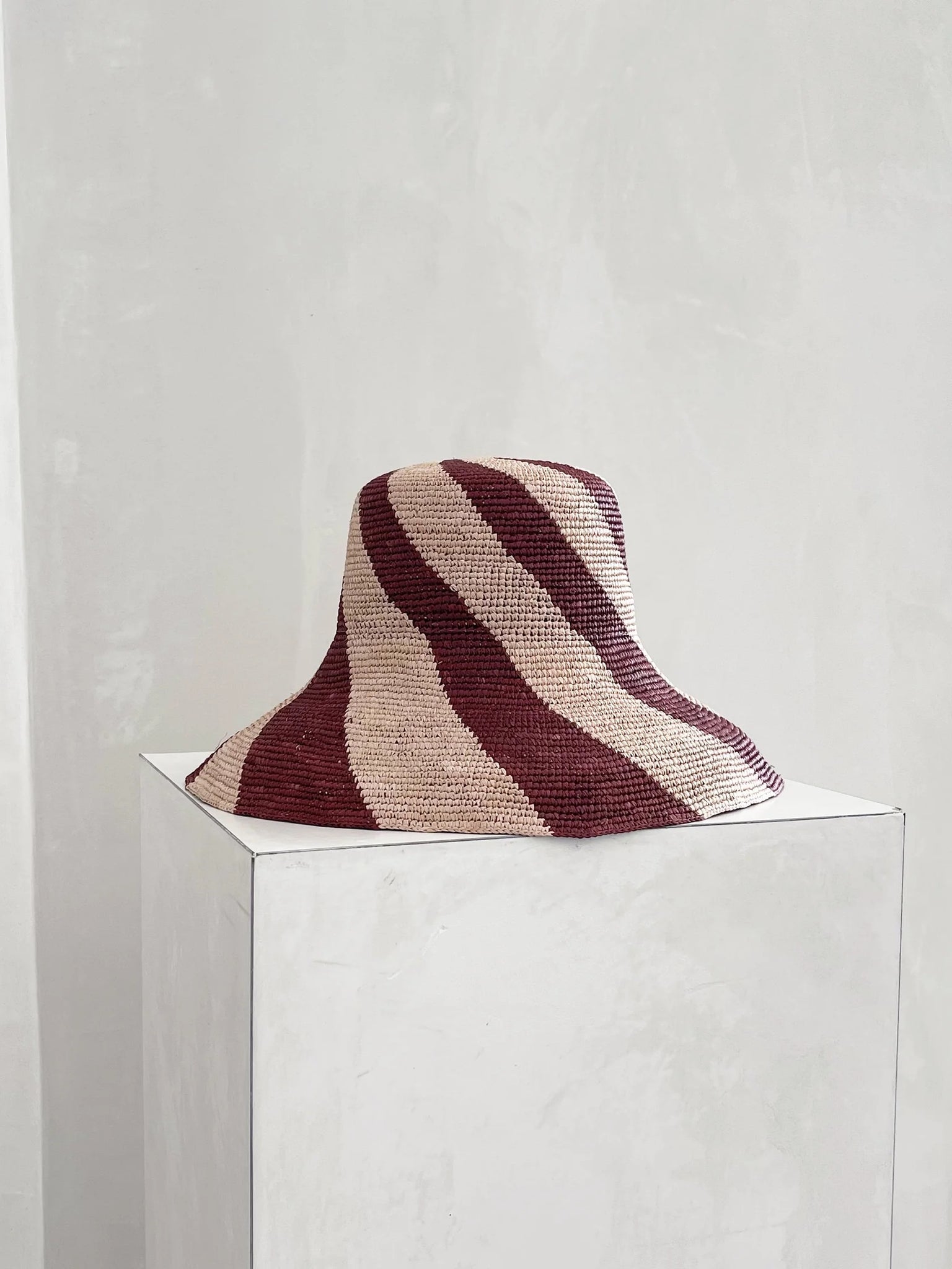 Amira Bucket Hat - Pink & Burgundy Spiral