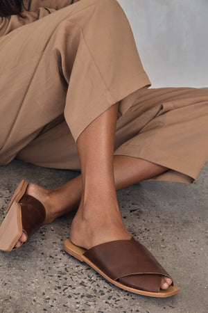 Gulliver Slide - Antique Tan